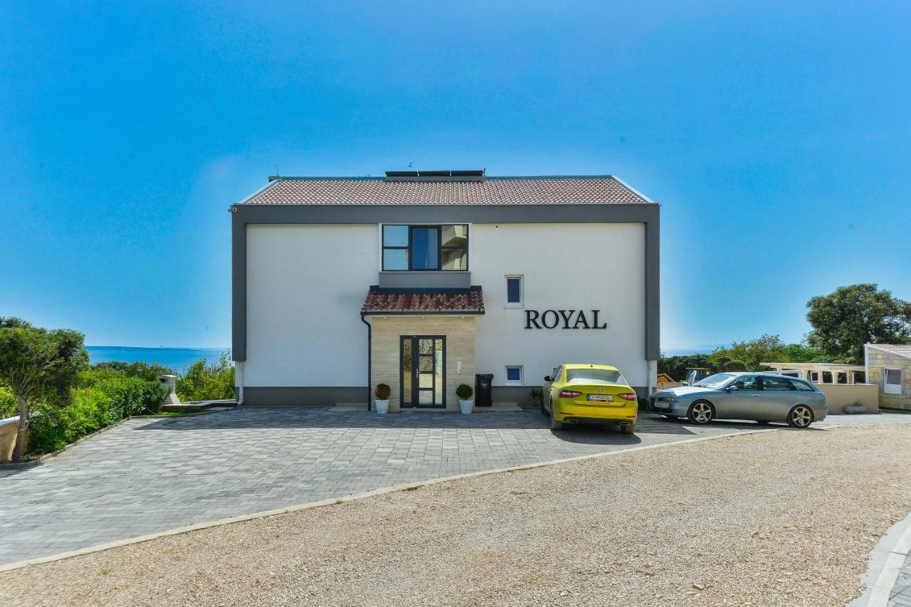 Royal Apartments Novalja Exterior foto